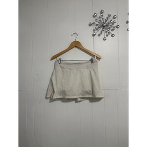 Women's Lululemon Cream Pleated Skort Size 6